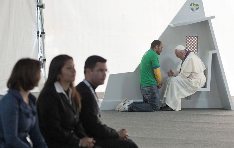 EL PAPA DE LOS QUE ESTÁN LEJOS. Originalidad del pontificado de Francisco después de Wojtyla y de Ratzinger