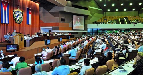 INDISCIPLINA SOCIAL EN CUBA. El gobierno de Raúl Castro pide ayuda a la Iglesia