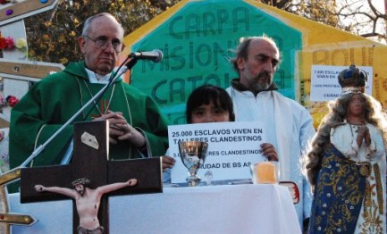 PARLARE AL CENTRO DALLA FRONTIERA. I viaggi internazionali di Papa Francesco ovvero la mappa geo-ecclesiale delle periferie per toccare “la carne di Cristo”